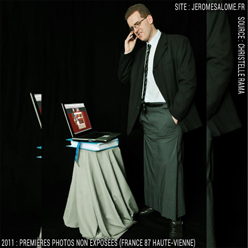 Homme d'affaire en jupe par Jérôme Salomé