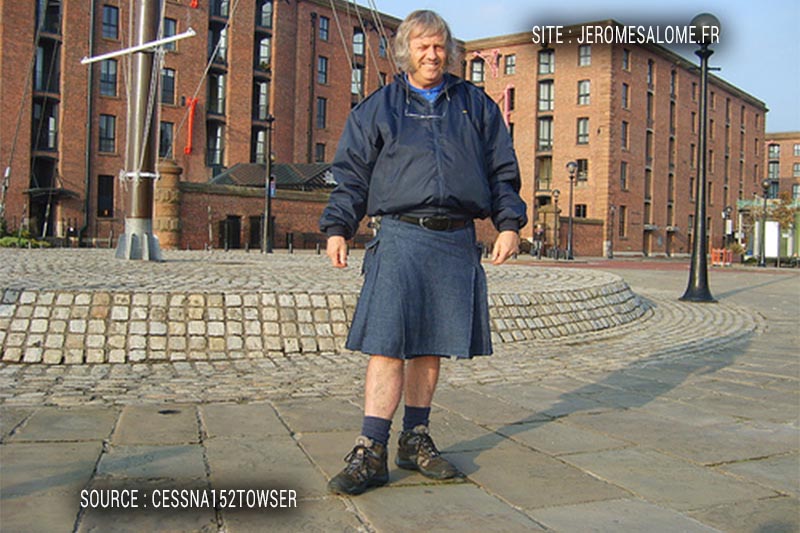 Alex, un homme en jupe d’Ecosse