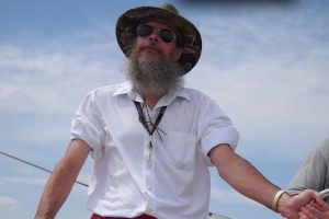 Carl, un homme en jupe du Massachusetts aux Etats-Unis