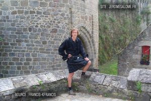 Francis, un homme en jupe de Lorraine en France